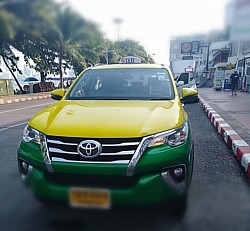 รถแท็กซี่​ใหญ่​ SUV​