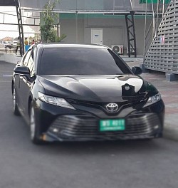 Toyota Camry​ 4 ที่นั่ง​ vip